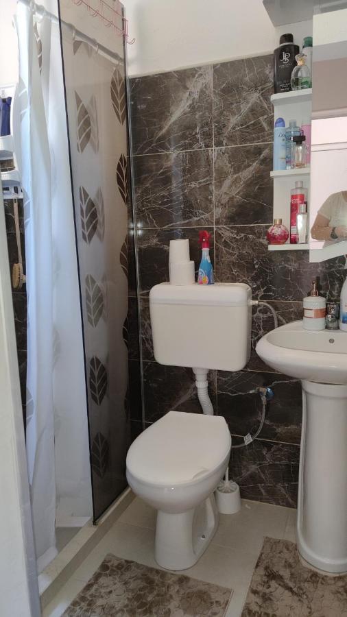 Guest'S House "Lindi&Roni" Apartment Ulcinj Ngoại thất bức ảnh