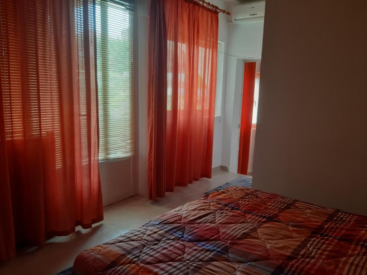 Guest'S House "Lindi&Roni" Apartment Ulcinj Ngoại thất bức ảnh